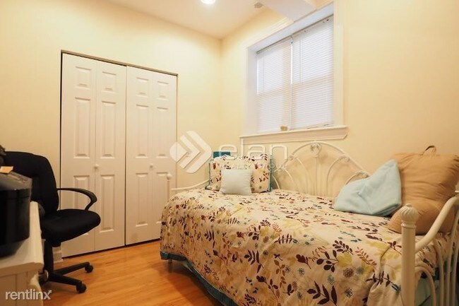 Foto del edificio - 5255 N Rockwell St
