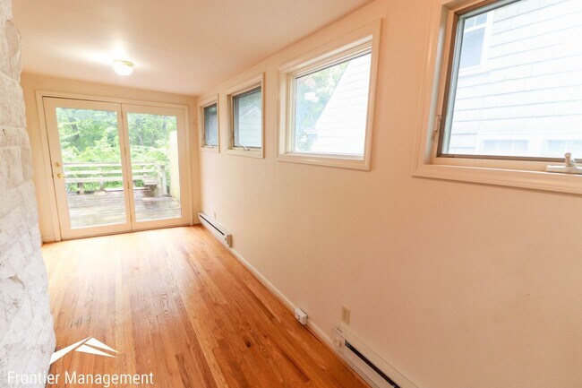 Foto del edificio - Awesome 5 Bedroom home near campus and Agg...