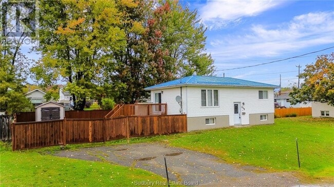 Building Photo - 450 McLean St