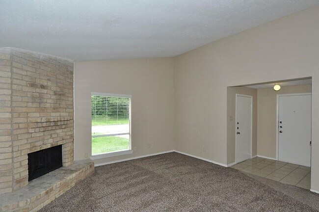 Foto del edificio - 28302 Doverbrook Dr