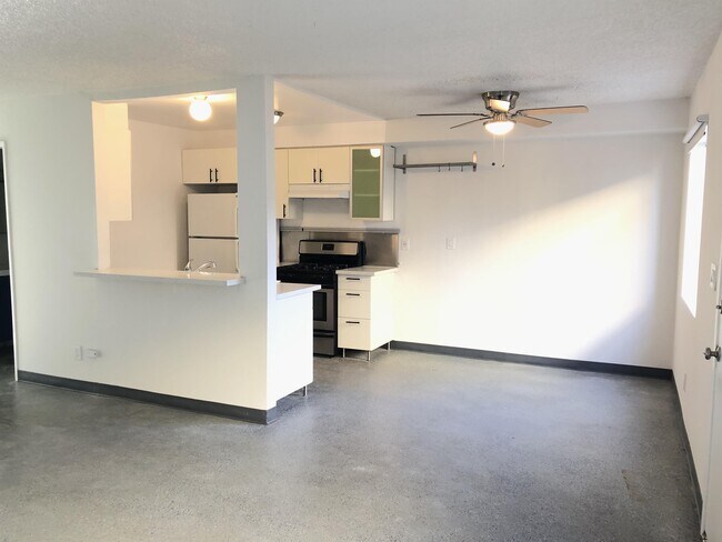 Building Photo - 1472 Allison Ave