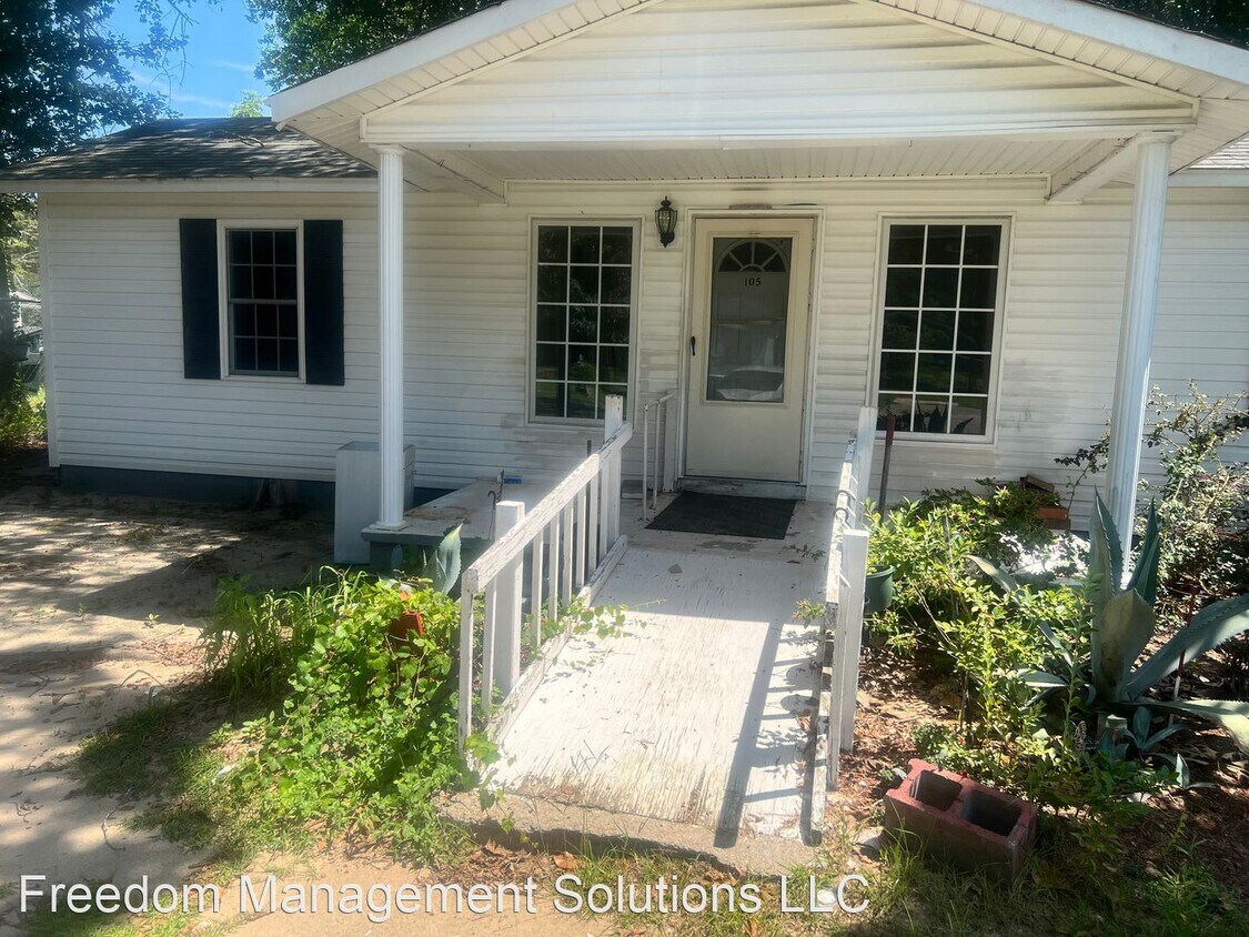 Primary Photo - 1 br, 1 bath House - 105 N. McFarland St.