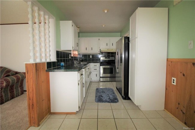 Building Photo - 2215 Tarry Dr