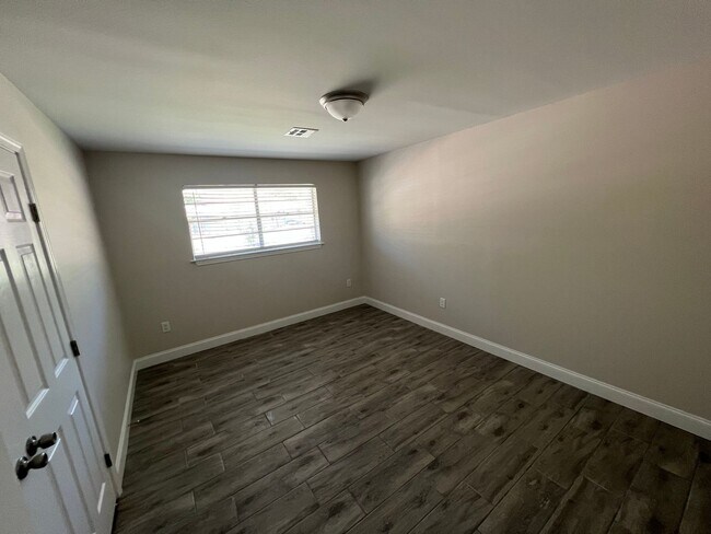 Building Photo - 10444 Browning Dr