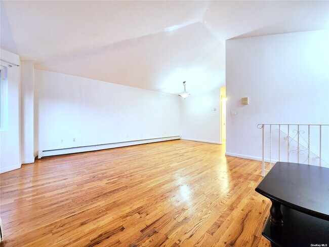 Foto del edificio - 94-12-94-89 89th Ave