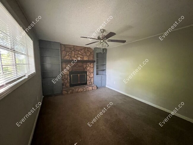Building Photo - 110 Border Cir