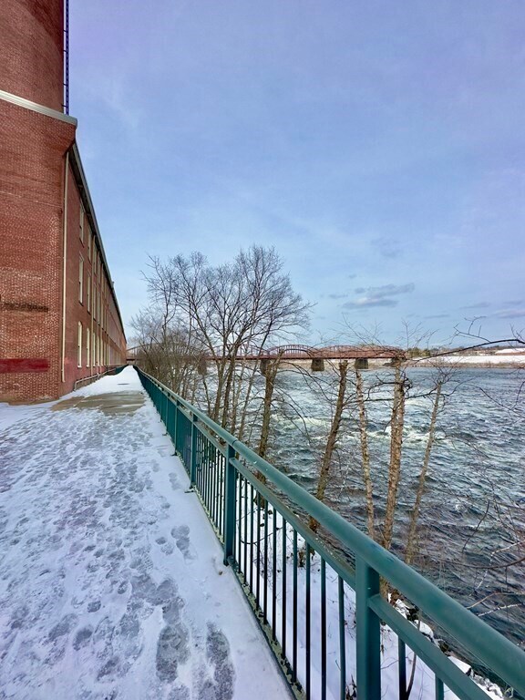 35 Riverwalk Way Unit 207, Lowell, MA 01854 Condo for Rent in Lowell