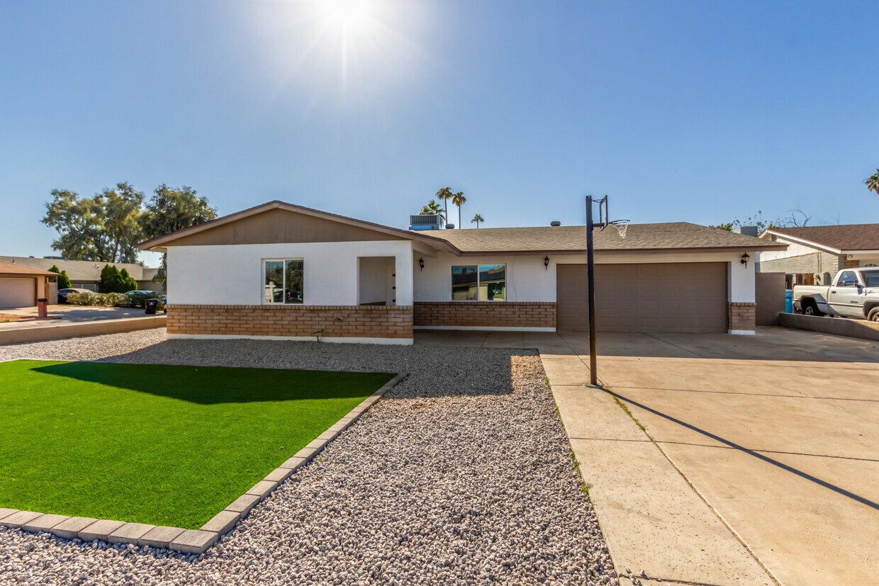 Primary Photo - 4302 N 80th Ln