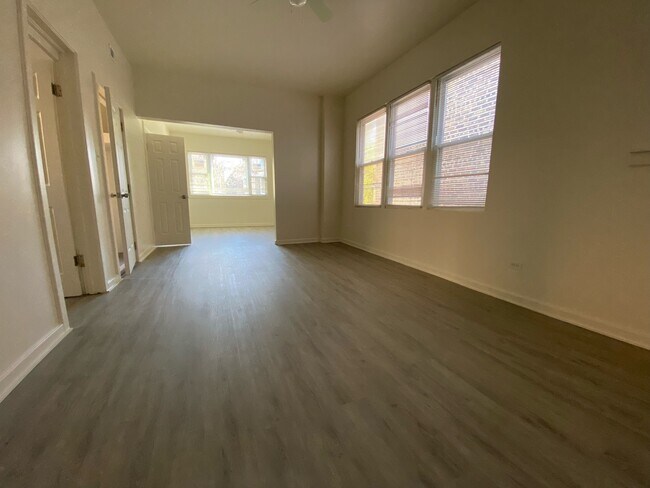 Building Photo - 4450 S Wood St