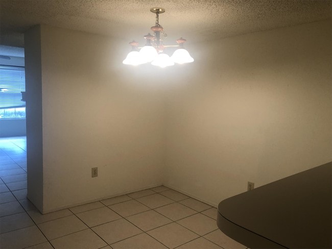 Building Photo - 3375 Fox Hunt Dr
