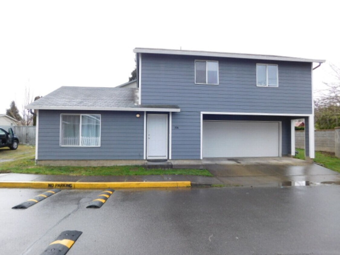 Primary Photo - 3Bd/2.5Ba Two Story House - Available Soon!