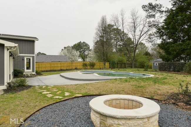 Building Photo - 3236 Greenfield Dr