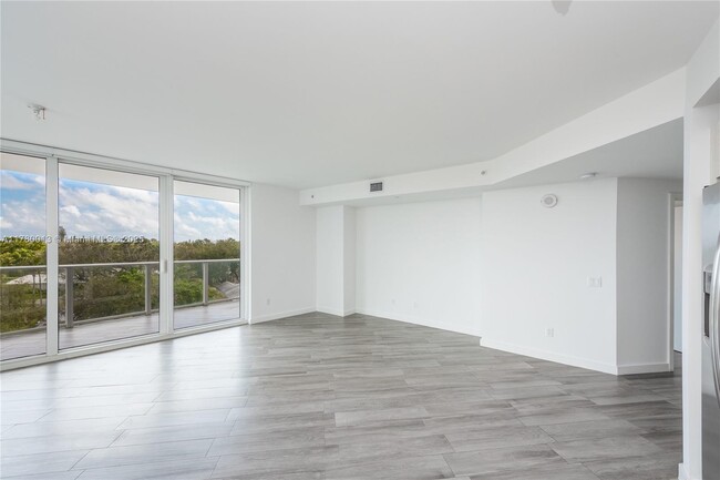 Building Photo - 4250 Biscayne Blvd