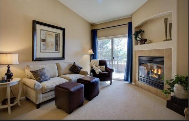 Building Photo - 1703 Whitehall Dr