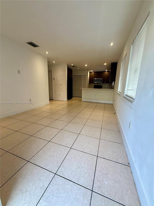 Foto del edificio - 1270 NW 39th St