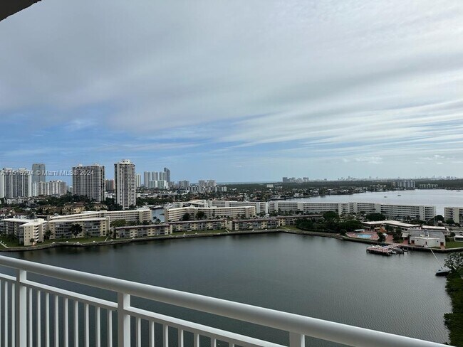 Foto del edificio - 18081 Biscayne Blvd