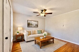 Building Photo - 815 SE 18th St