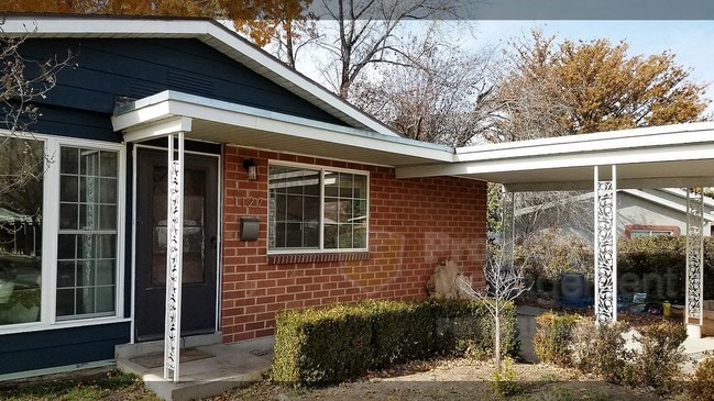 Building Photo - 1127 N Taffeta Dr