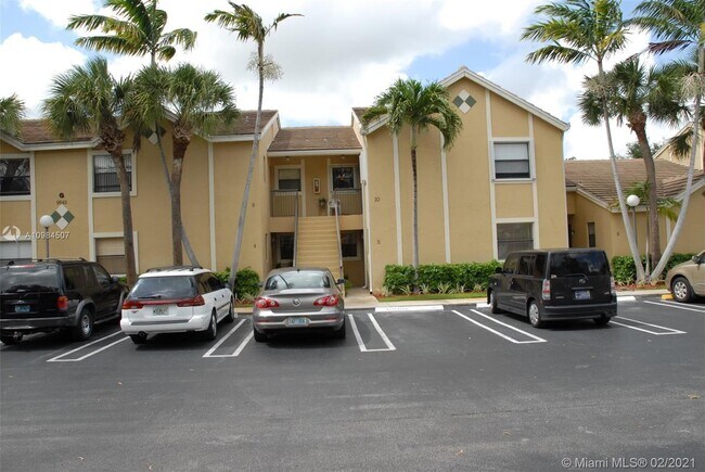 Building Photo - 9649 Riverside Dr