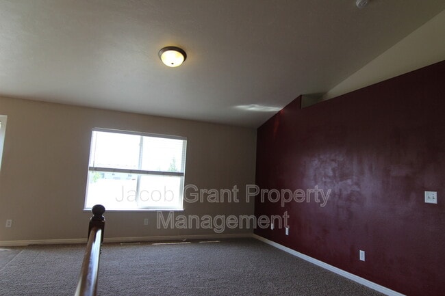 Building Photo - 5005 Chimney Rock Dr