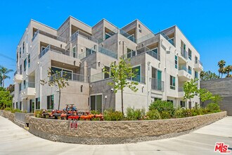 Building Photo - 4406 Fulton Ave