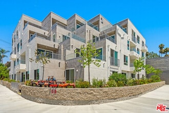 Building Photo - 4406 Fulton Ave