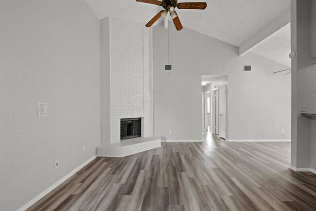 Building Photo - 12011 Tambourine Dr