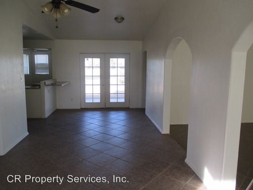 Building Photo - 944 W Calle Tuberia