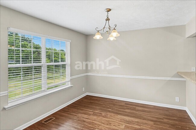 Foto del edificio - 2053 Leefield Dr