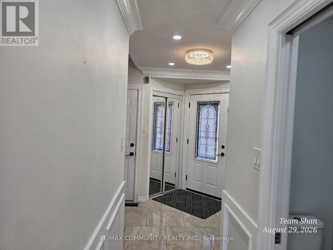 Building Photo - 52 Noake Crescent