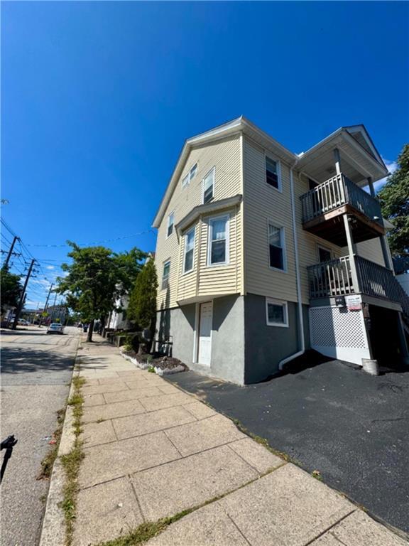 Foto del edificio - 329 Plainfield St