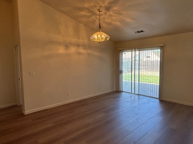 Building Photo - Well maintained 3 bedroom house in Newman