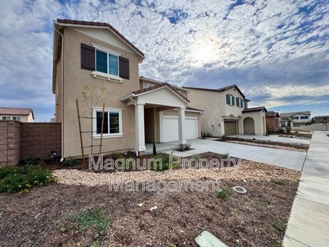 Building Photo - 31343 Autumn Blaze Dr