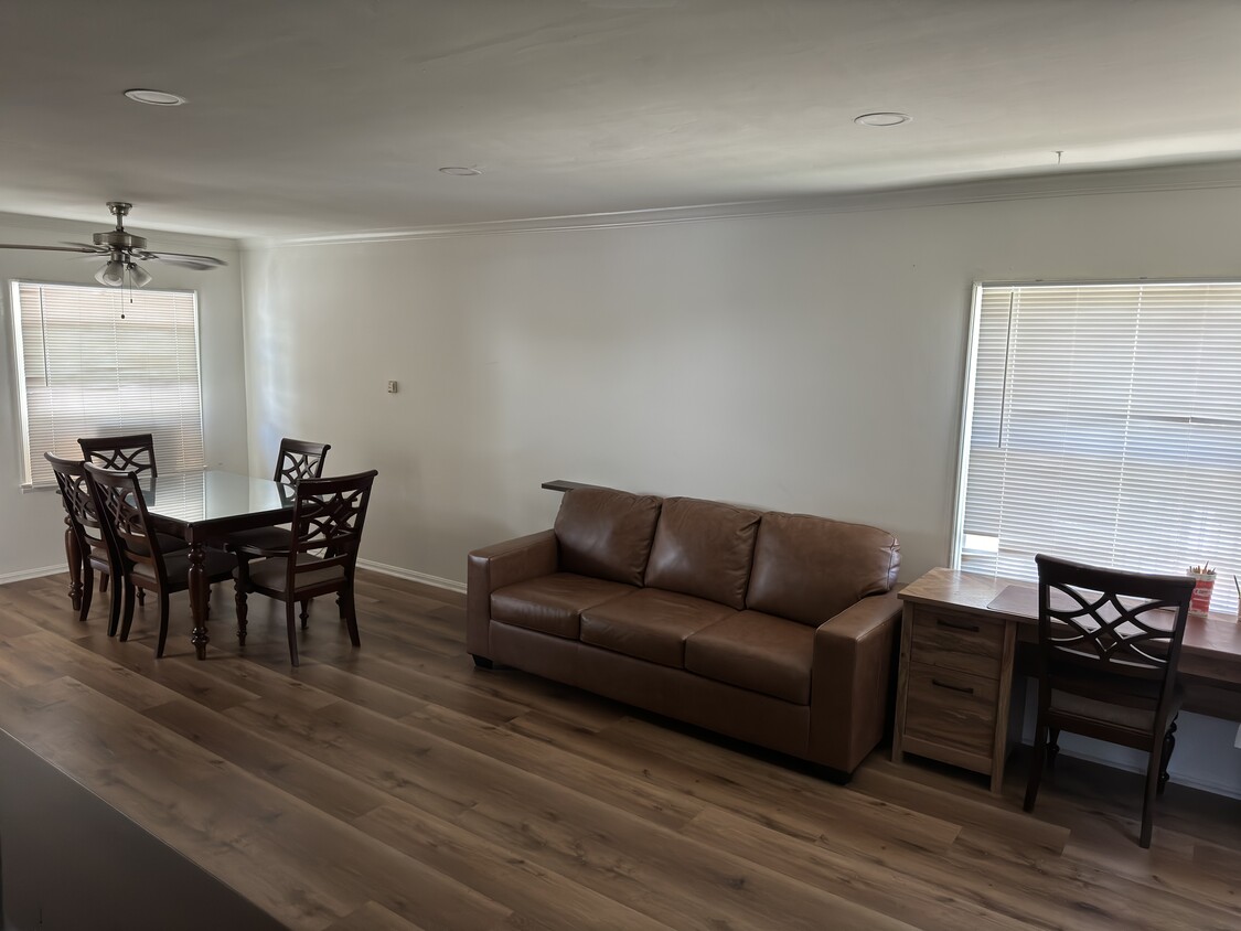 Foto principal - 616 Brookside Ave
