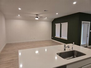 Building Photo - 31710 Carlisle Cv Ct