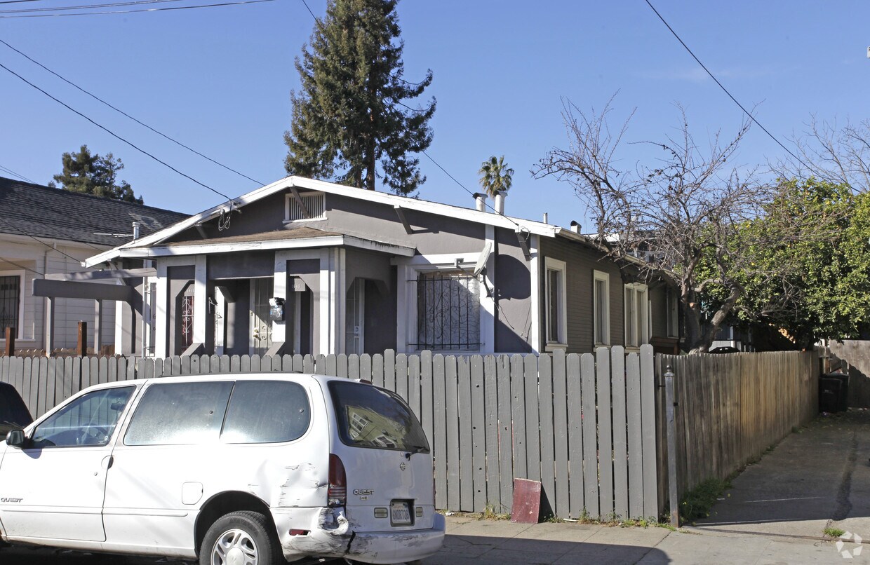 Building Photo - 1641-1645 47th Ave