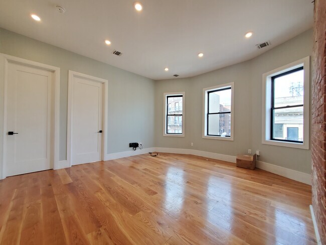 Foto del edificio - 151 Thorne St
