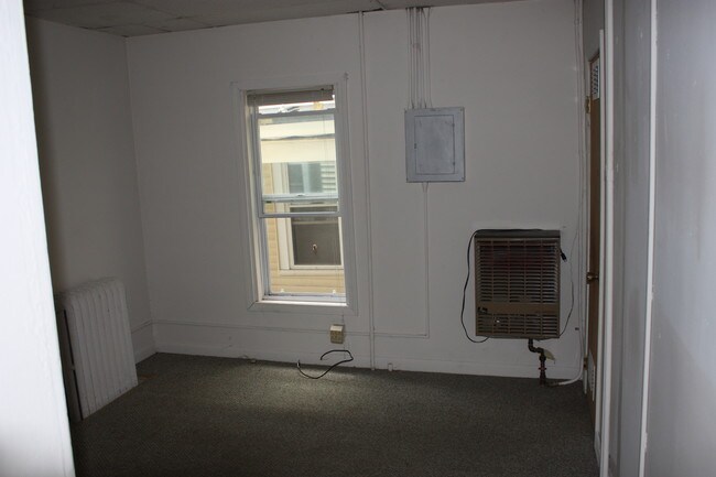 Building Photo - 205 Church St