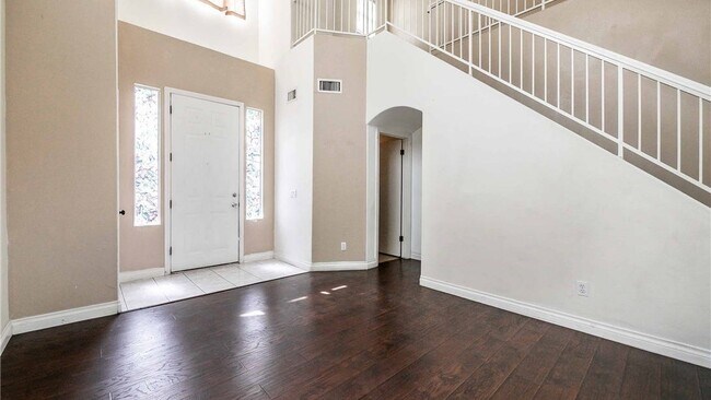 Building Photo - 824 Clear Diamond Ave