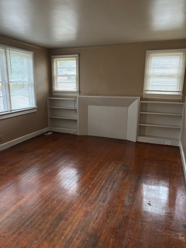 Building Photo - 221 Pleasant Ridge Ave