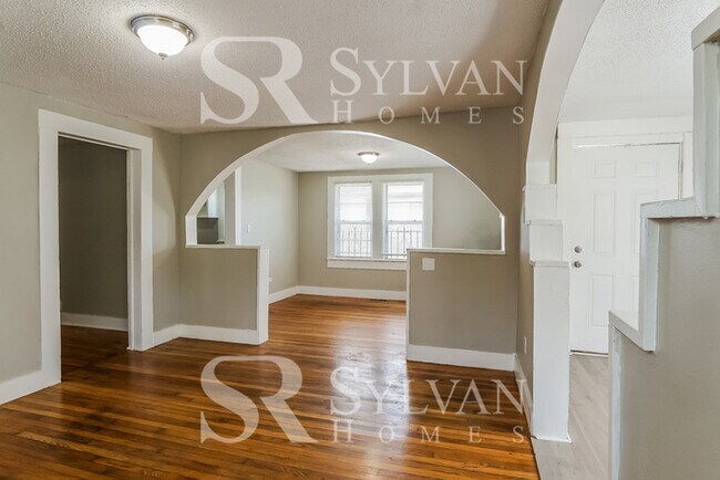 Building Photo - Adorable 4 bedroom, 2 bath home!