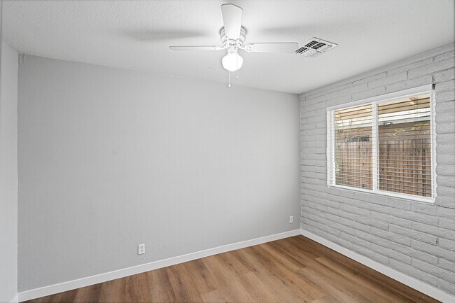 Photo - 1106 North 25th Pl Apartment