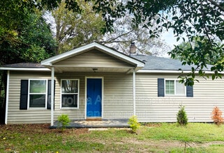 Building Photo - 1500 W Walnut Ave