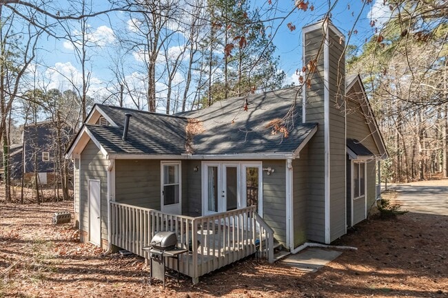 Building Photo - Milan Woods Durham