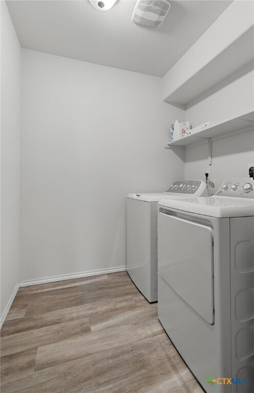 Foto del edificio - 9308 Everly Dr