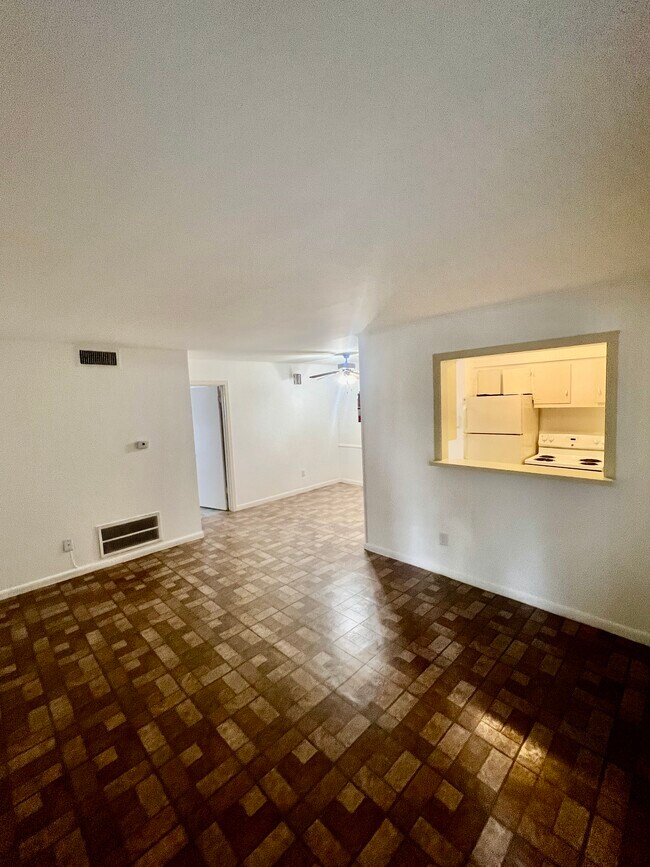 Foto del edificio - 3838 Glen Arbor Dr