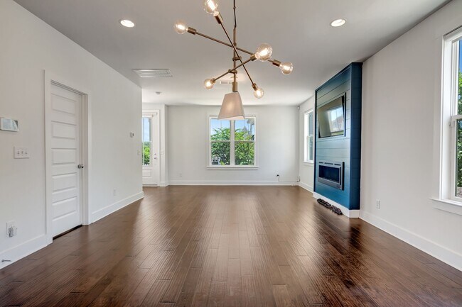 Foto del edificio - 798 Cottage Park Dr