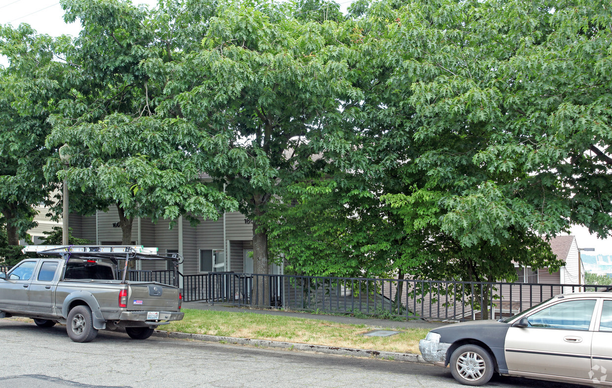 Building Photo - 1815 G St