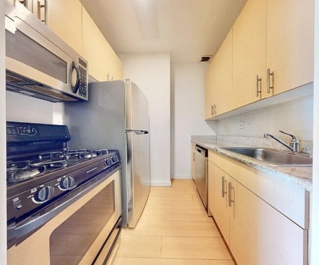 Photo - Washington Street Apartment
