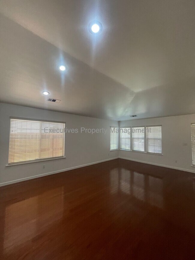 Building Photo - 1462 Caraway Ct